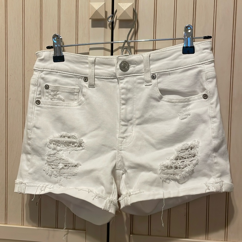 AMERICAN EAGLE next level stretch white shorts. Size 4